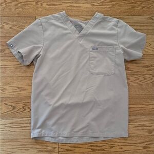 Figs Men’s Leon Three-Pocket Scrub Top in Boulder, M